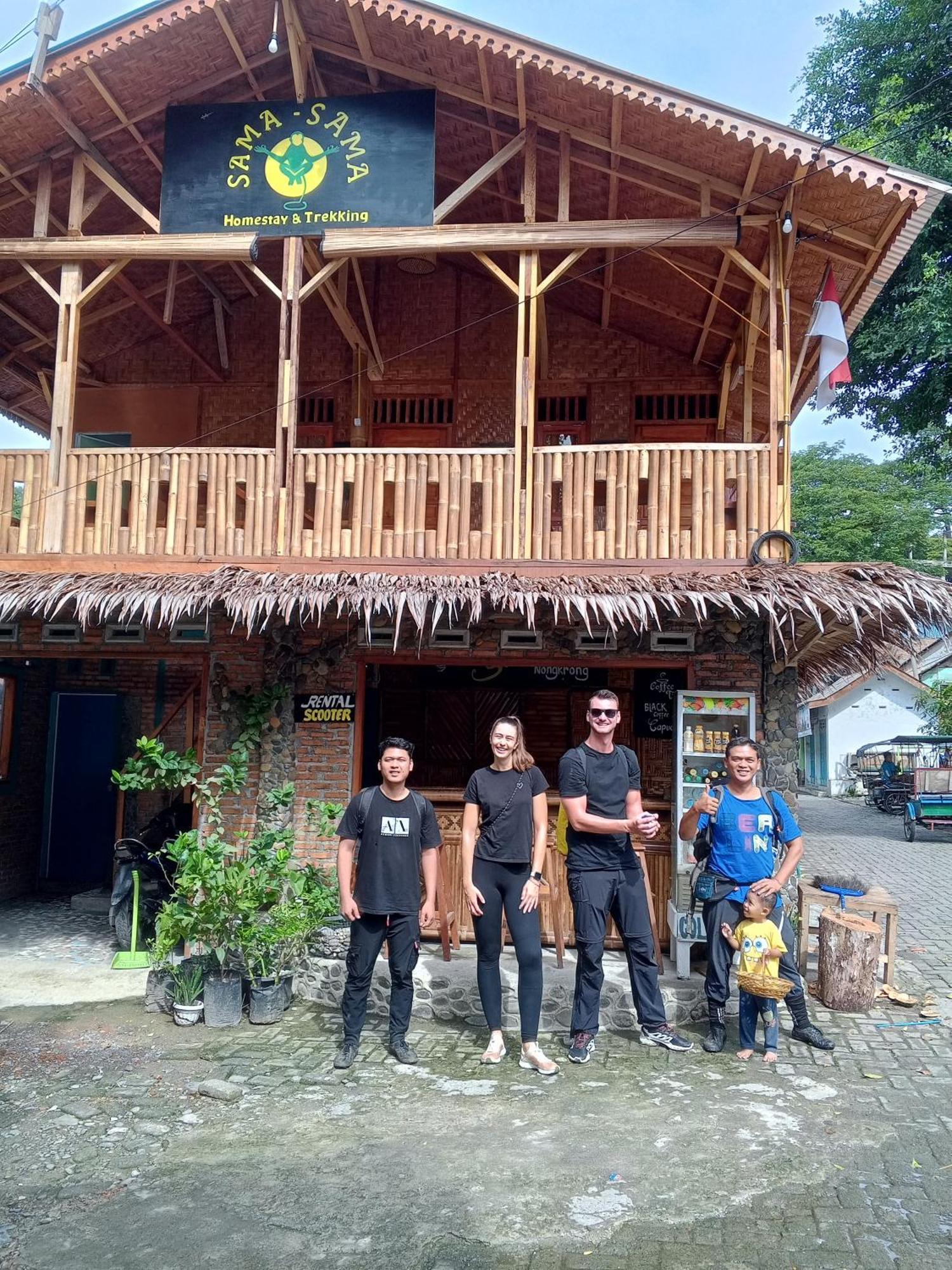 Sama Sama Homestay & Trekking Only Stay Here Book Trekking And Transport With Us Bukit Lawang Dış mekan fotoğraf