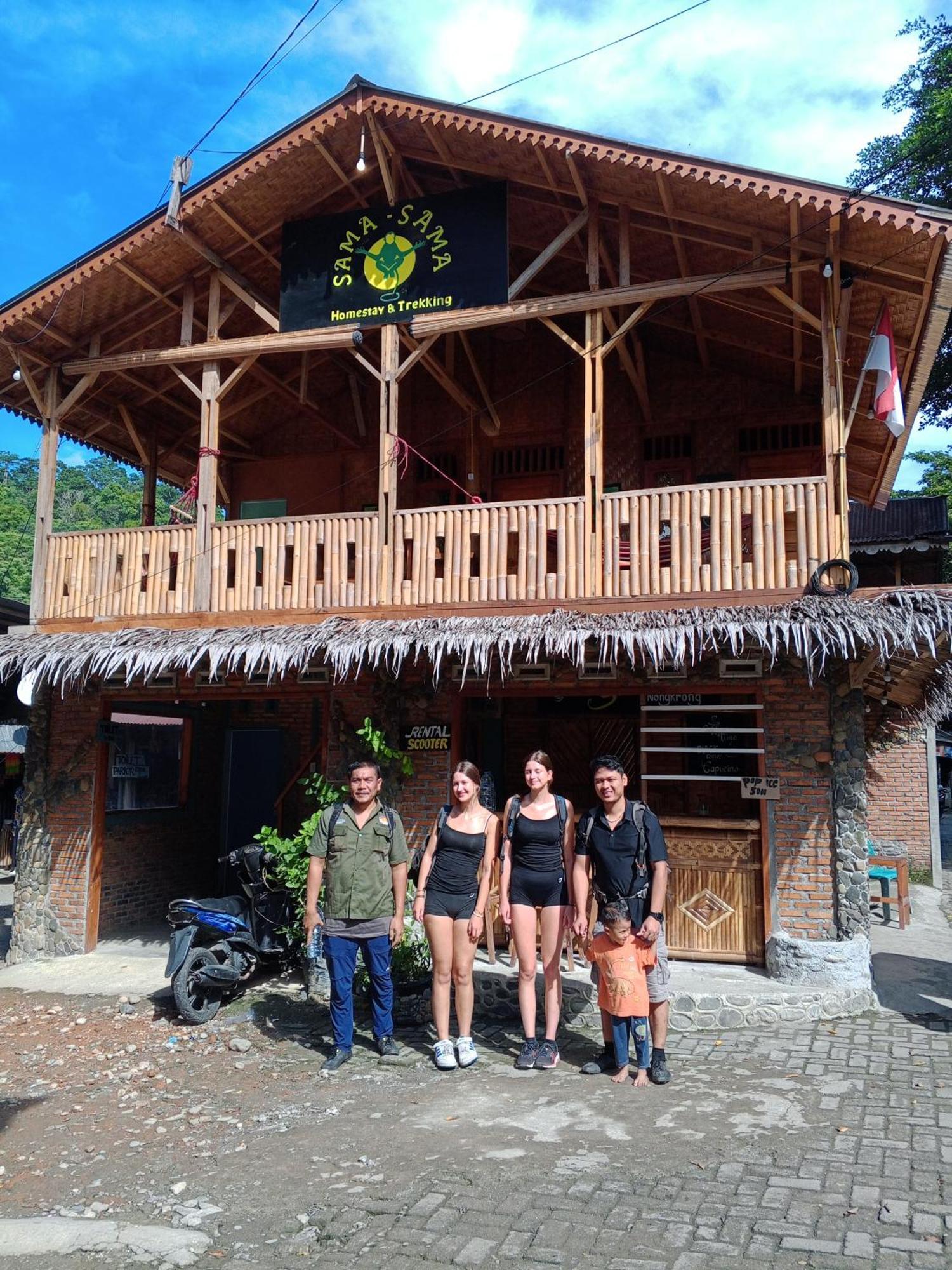 Sama Sama Homestay & Trekking Only Stay Here Book Trekking And Transport With Us Bukit Lawang Dış mekan fotoğraf