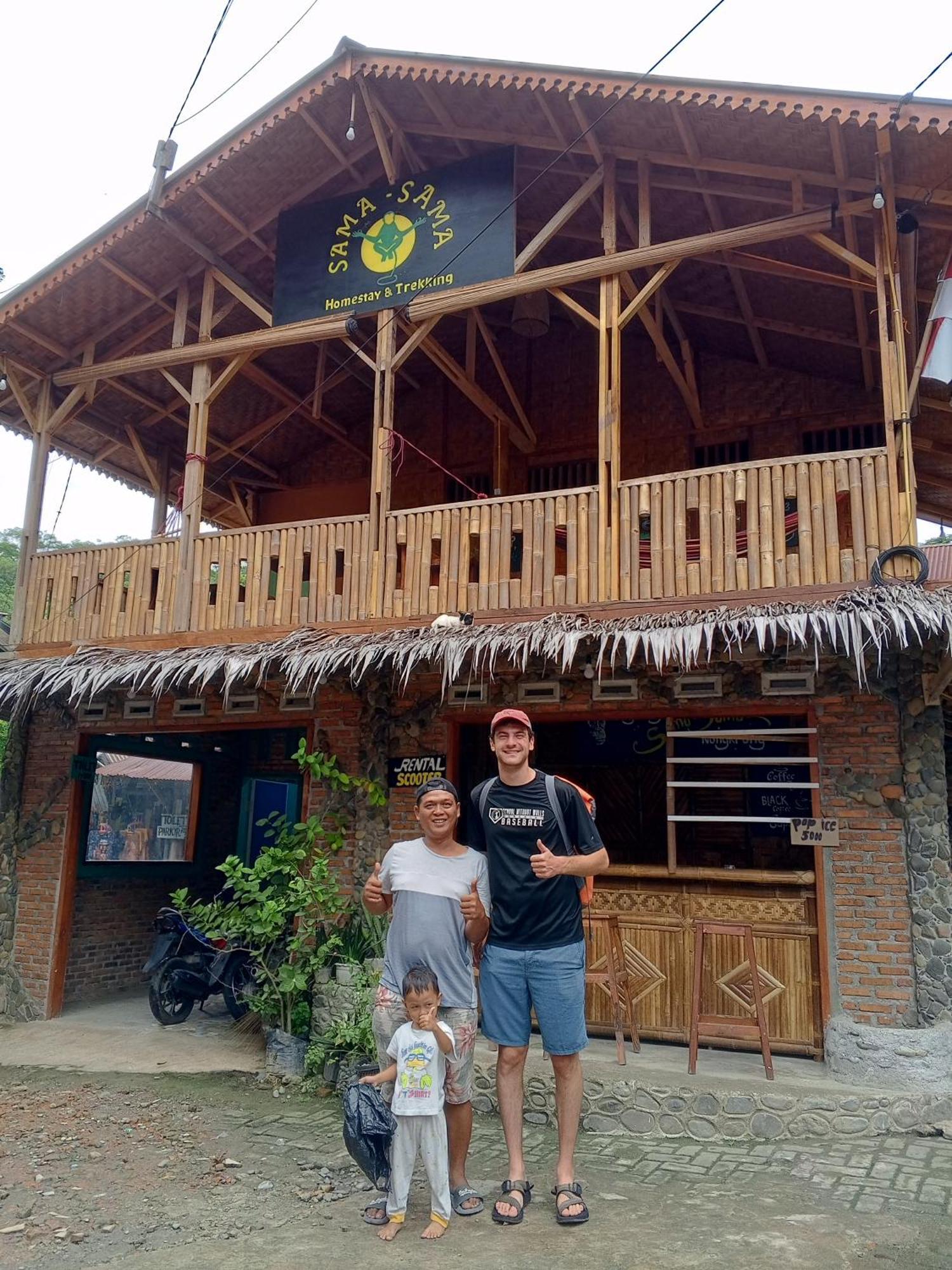Sama Sama Homestay & Trekking Only Stay Here Book Trekking And Transport With Us Bukit Lawang Dış mekan fotoğraf