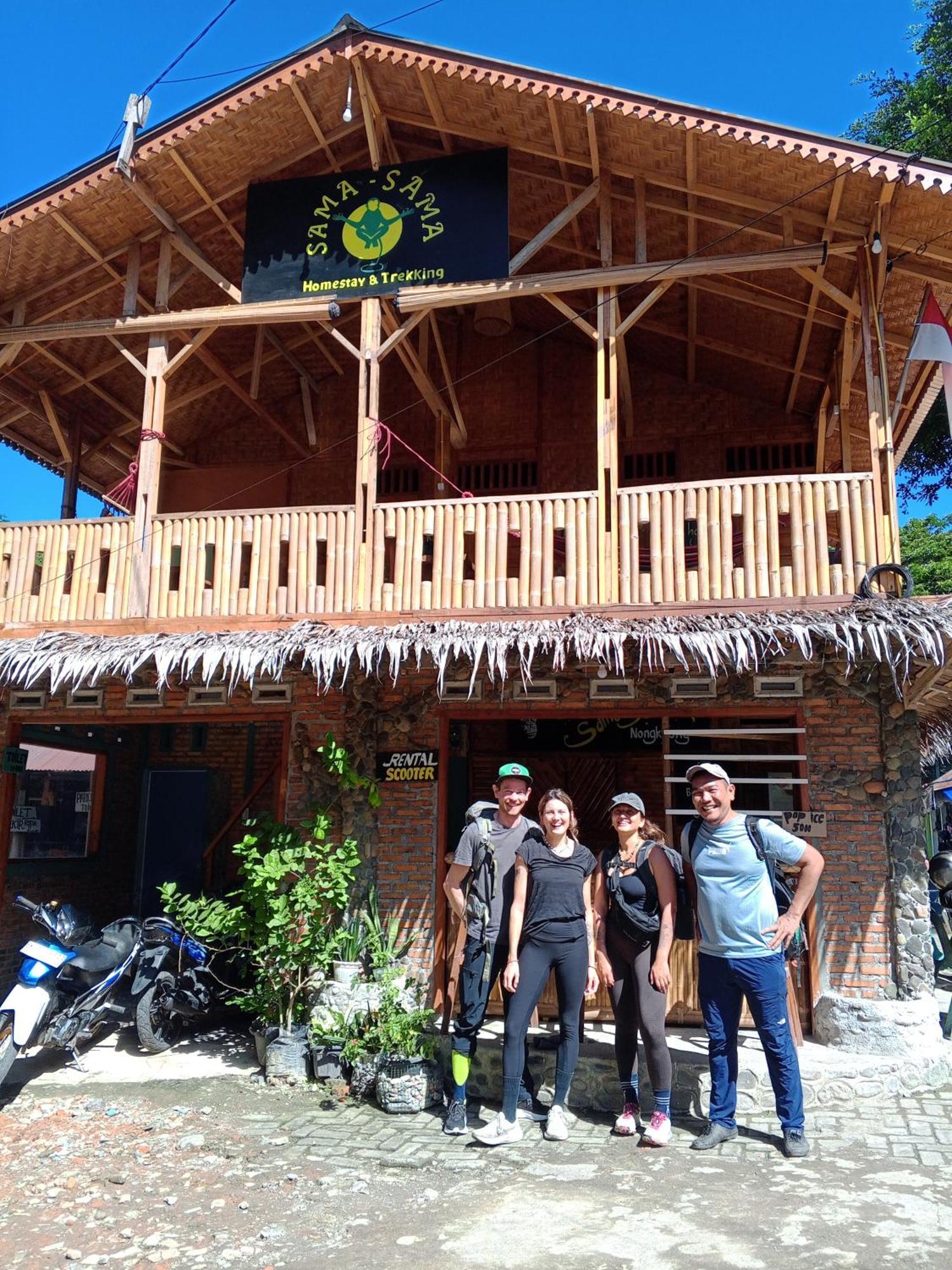 Sama Sama Homestay & Trekking Only Stay Here Book Trekking And Transport With Us Bukit Lawang Dış mekan fotoğraf