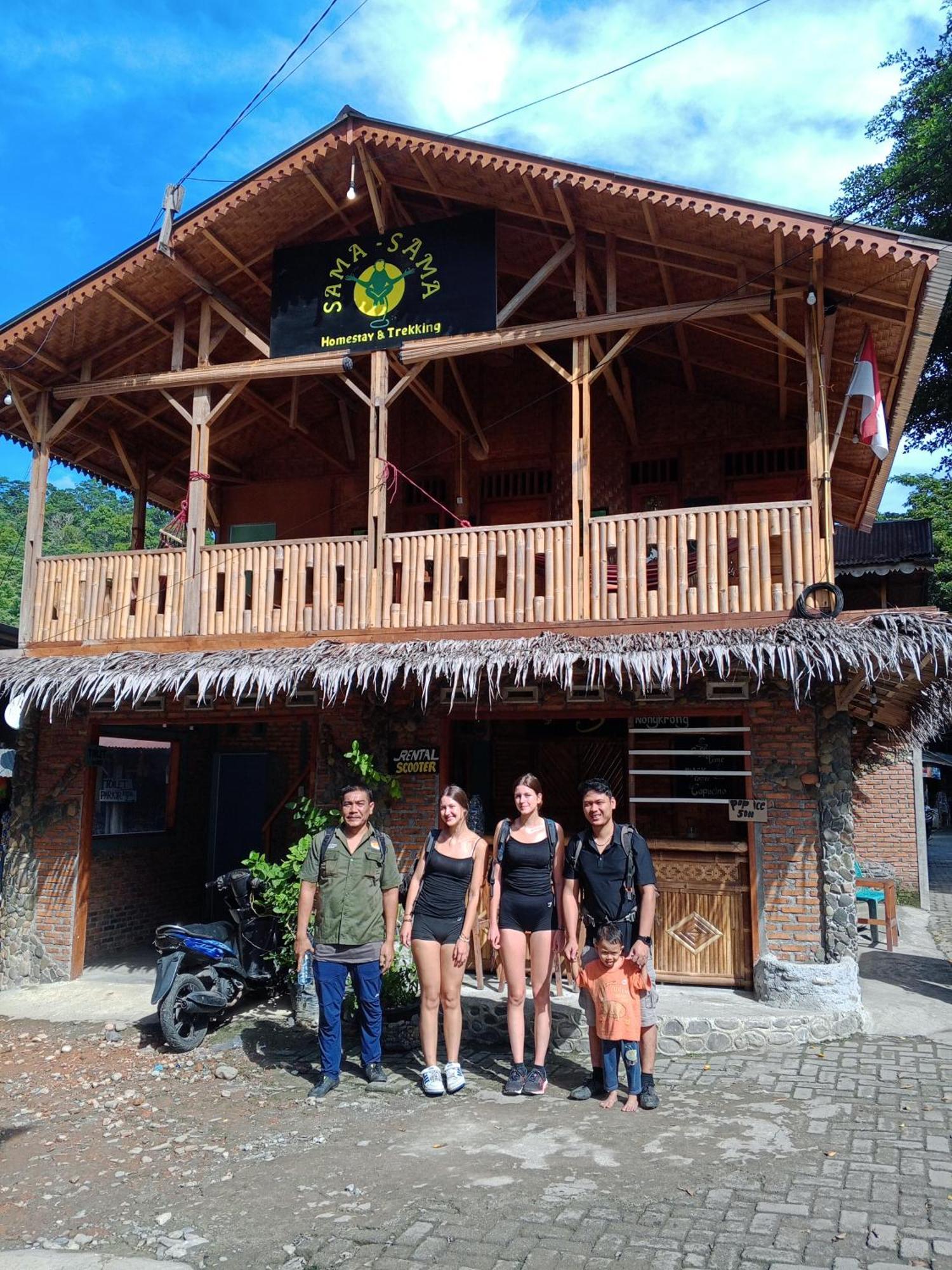 Sama Sama Homestay & Trekking Only Stay Here Book Trekking And Transport With Us Bukit Lawang Dış mekan fotoğraf